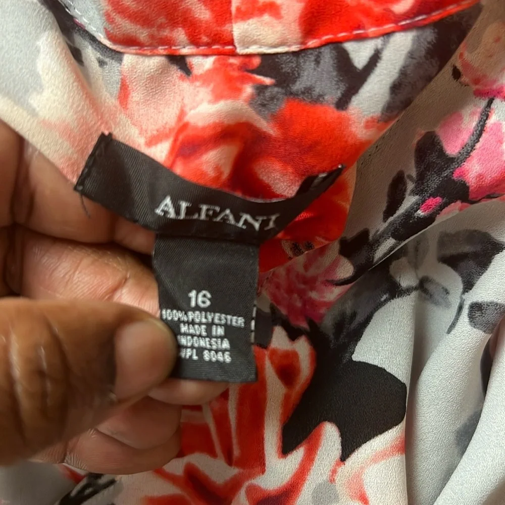 Alfani Blouse - Picture 8 of 9